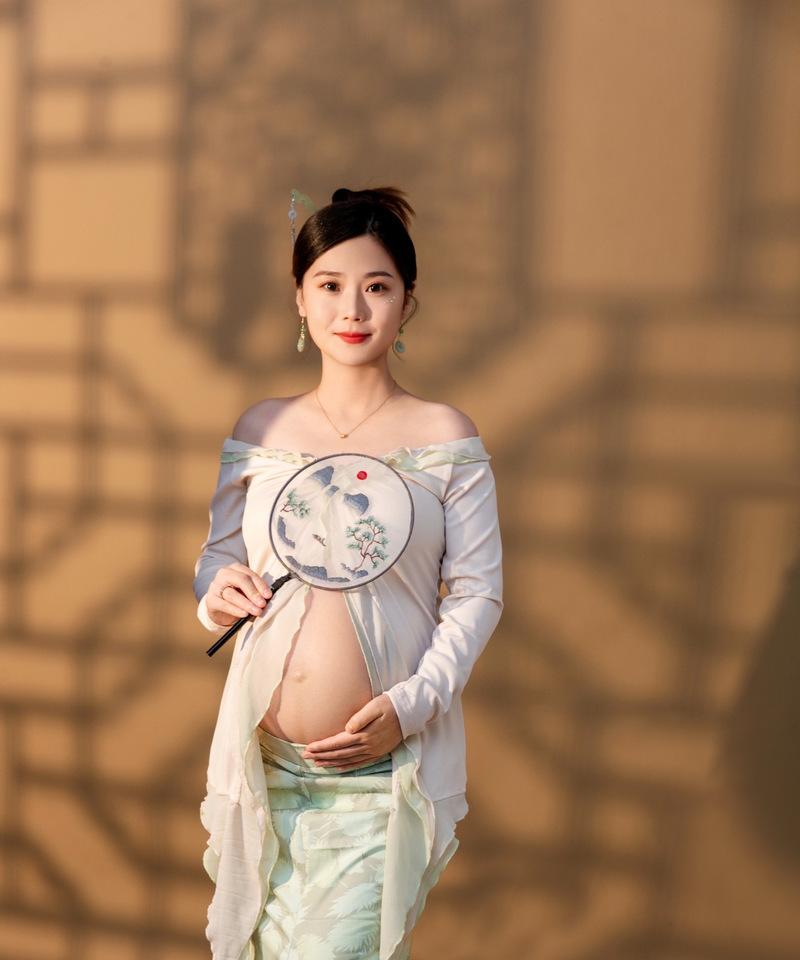 怀孕多久能看出肚子变大？（了解胎儿发育及孕妇体验，重要的）
